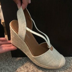 CUTE WEDGES - CLOSED TOE 😊